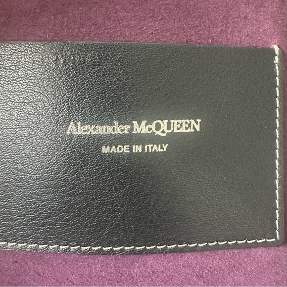 Alexander McQueen The Grip Tote Bag in Black - Picture 8 of 15